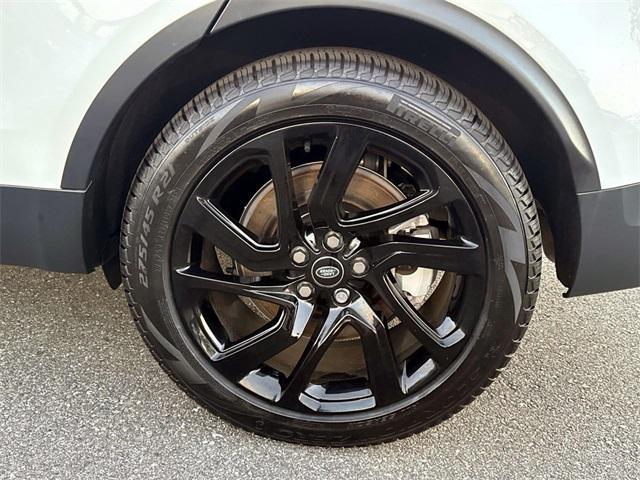 new 2024 Land Rover Discovery car, priced at $55,998
