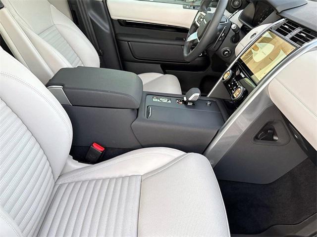 new 2024 Land Rover Discovery car, priced at $55,998