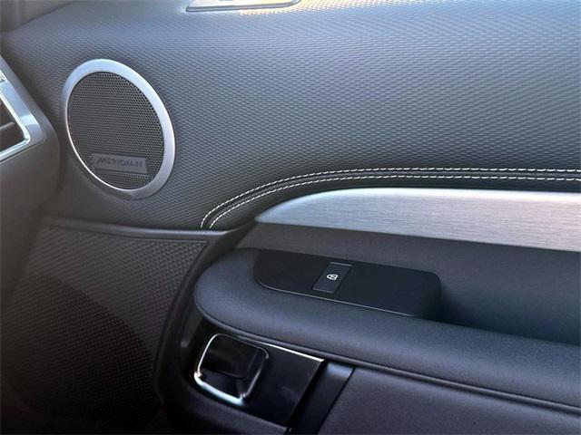 new 2025 Land Rover Discovery car, priced at $71,328