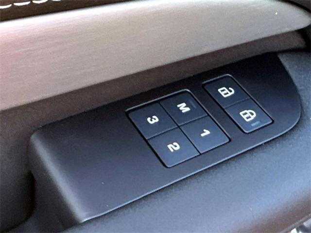 new 2025 Land Rover Discovery car, priced at $71,328