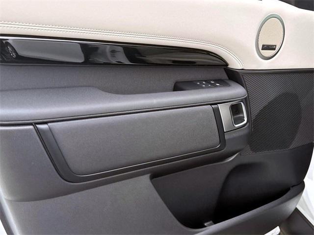 new 2024 Land Rover Discovery car, priced at $54,581