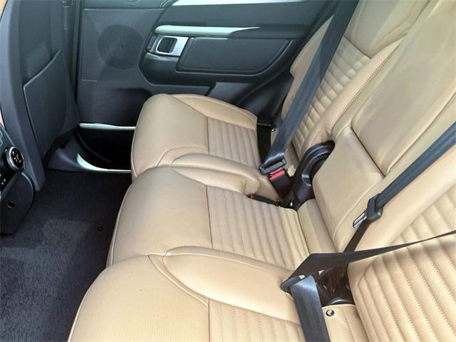 new 2025 Land Rover Discovery car, priced at $81,125