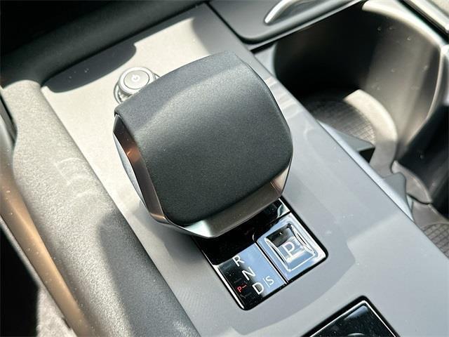 new 2024 Land Rover Discovery car, priced at $69,103
