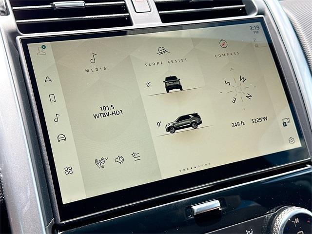 new 2024 Land Rover Discovery car, priced at $69,103