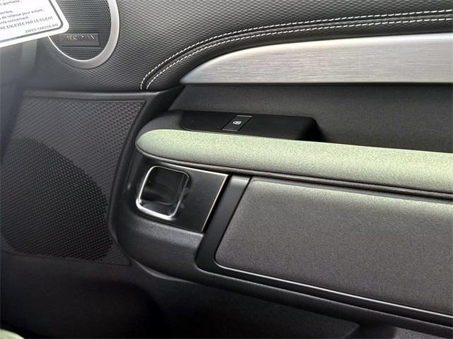 new 2025 Land Rover Discovery car, priced at $69,800