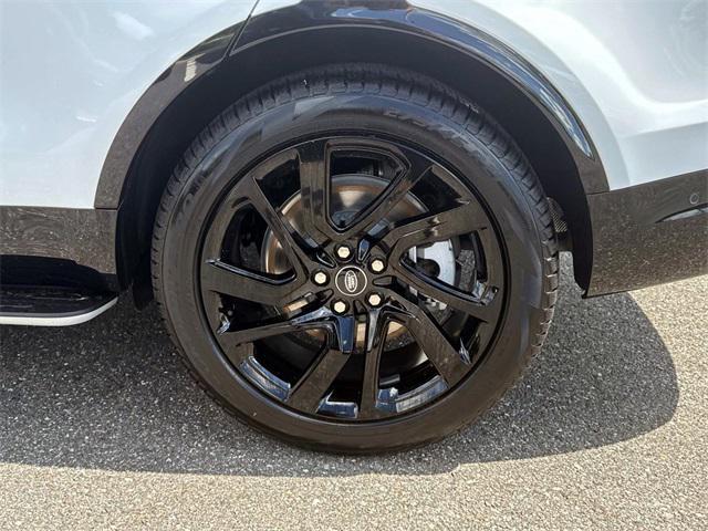 new 2025 Land Rover Discovery car, priced at $69,800