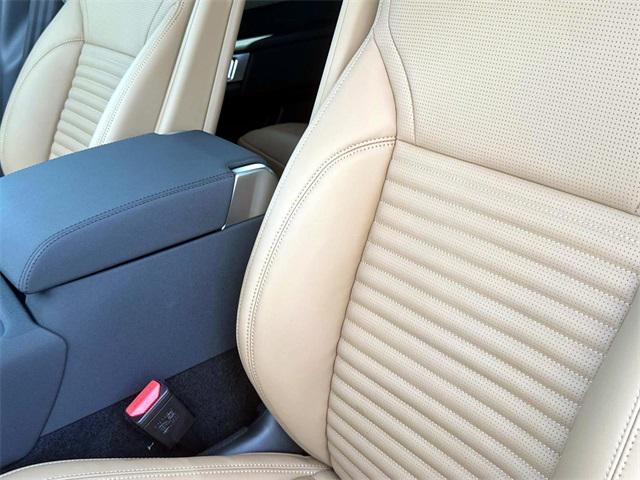 new 2025 Land Rover Discovery car, priced at $69,800