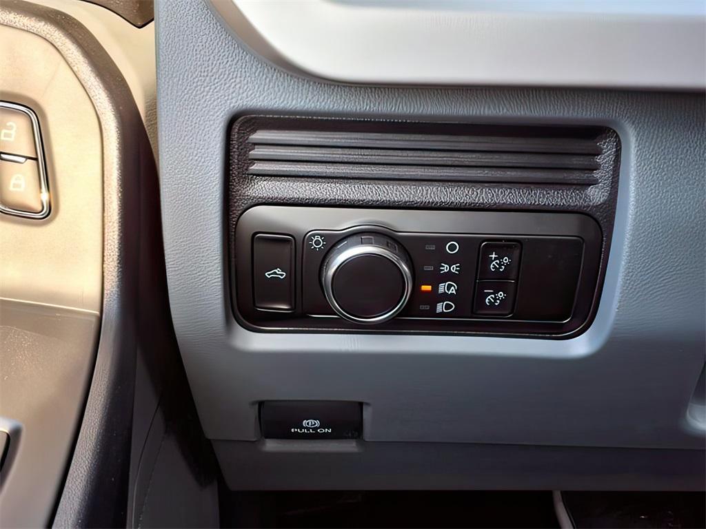 new 2025 Ford F-350 car, priced at $66,954