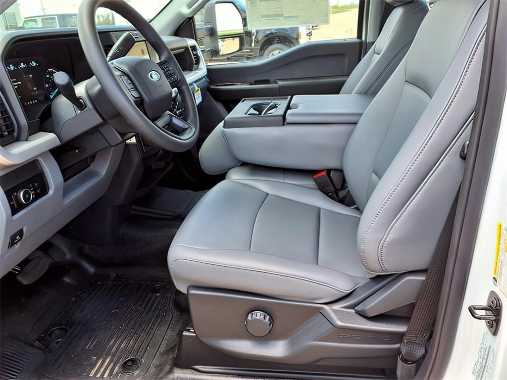 new 2025 Ford F-250 car