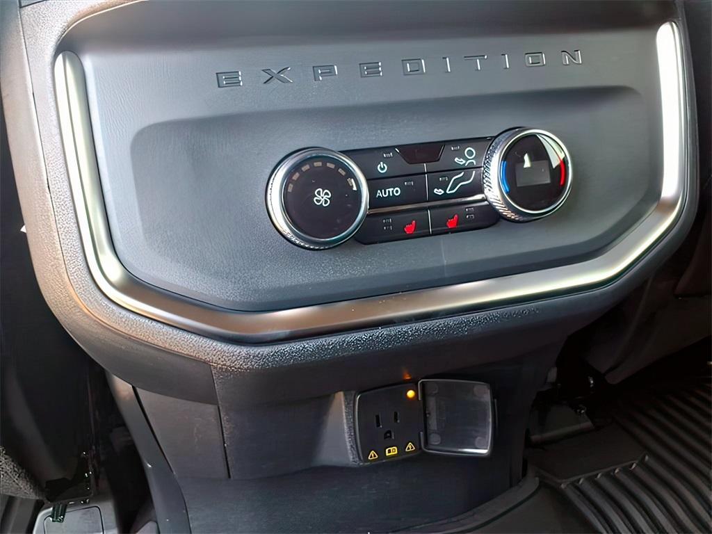 new 2025 Ford Expedition car, priced at $83,185