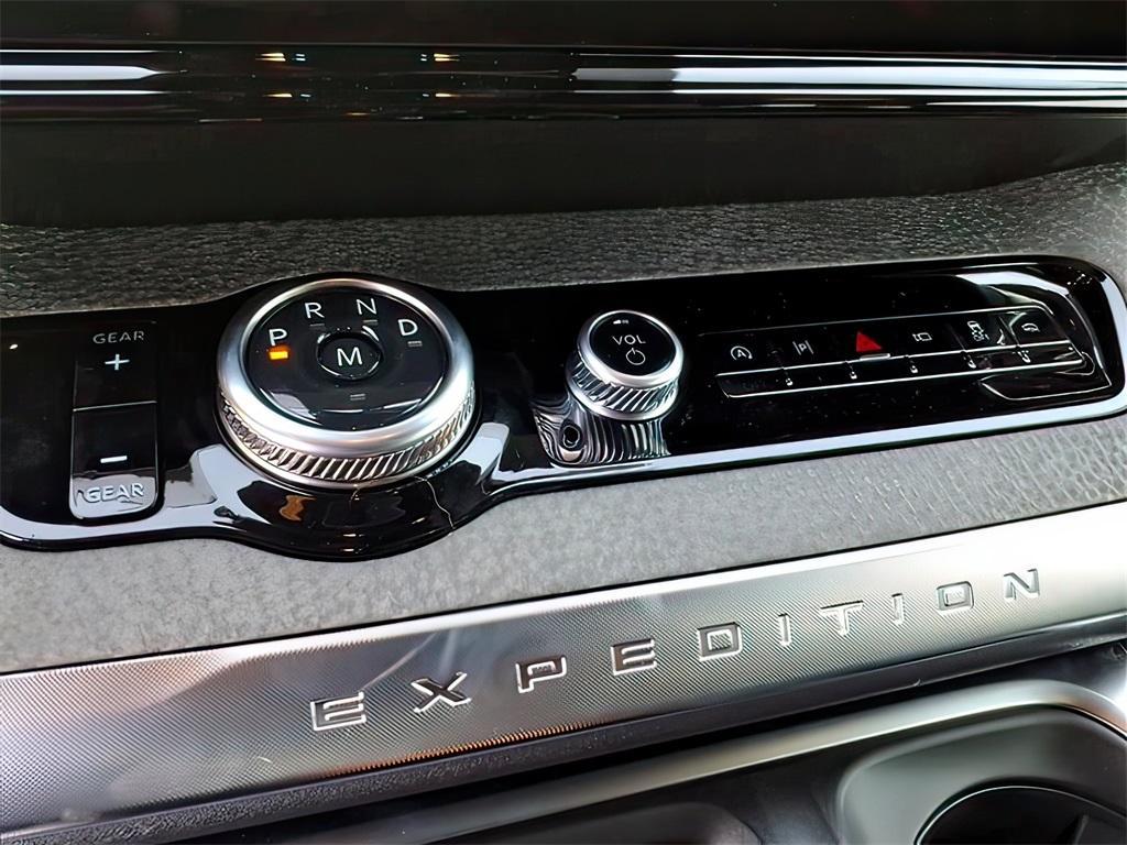 new 2025 Ford Expedition car, priced at $83,185