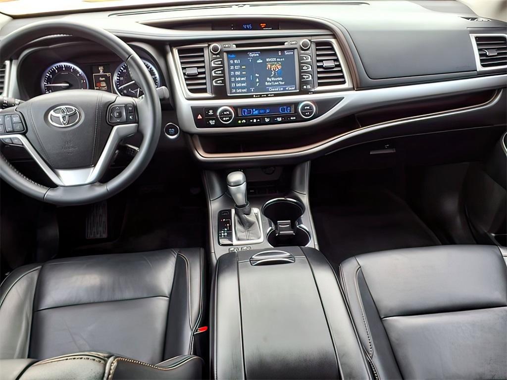 used 2016 Toyota Highlander car, priced at $13,082