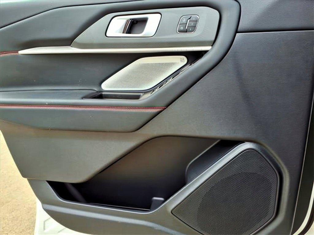 new 2025 Ford Explorer car, priced at $55,223