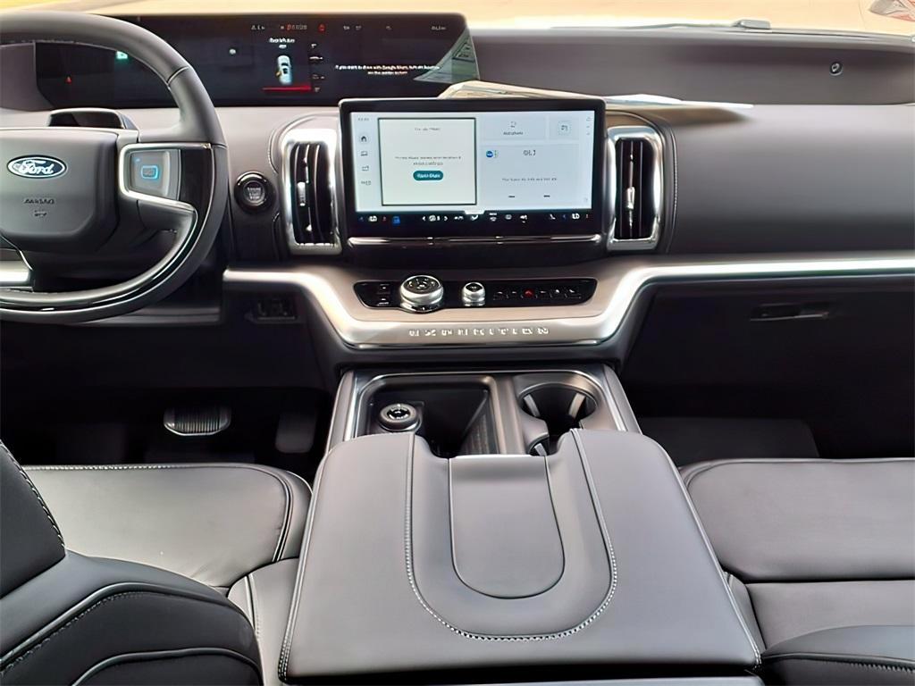 new 2025 Ford Expedition car, priced at $78,950