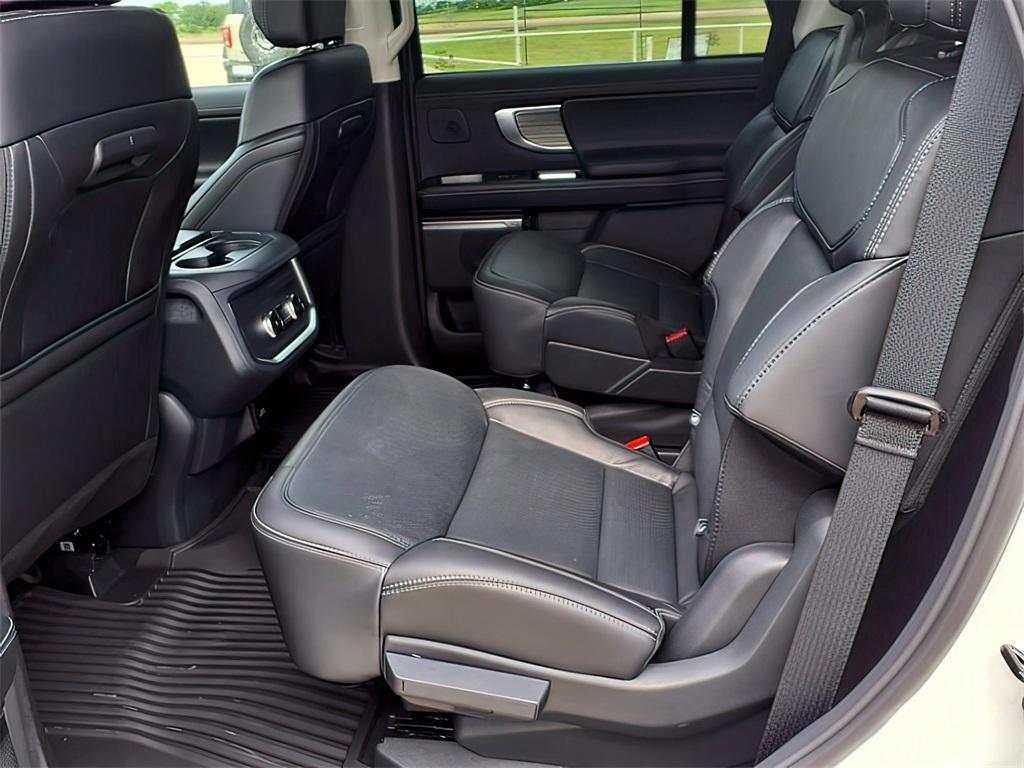 new 2025 Ford Expedition car, priced at $78,950