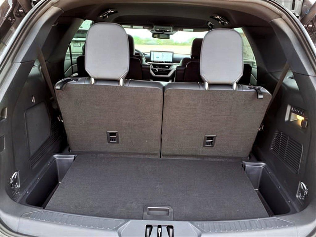 new 2025 Ford Explorer car, priced at $55,674