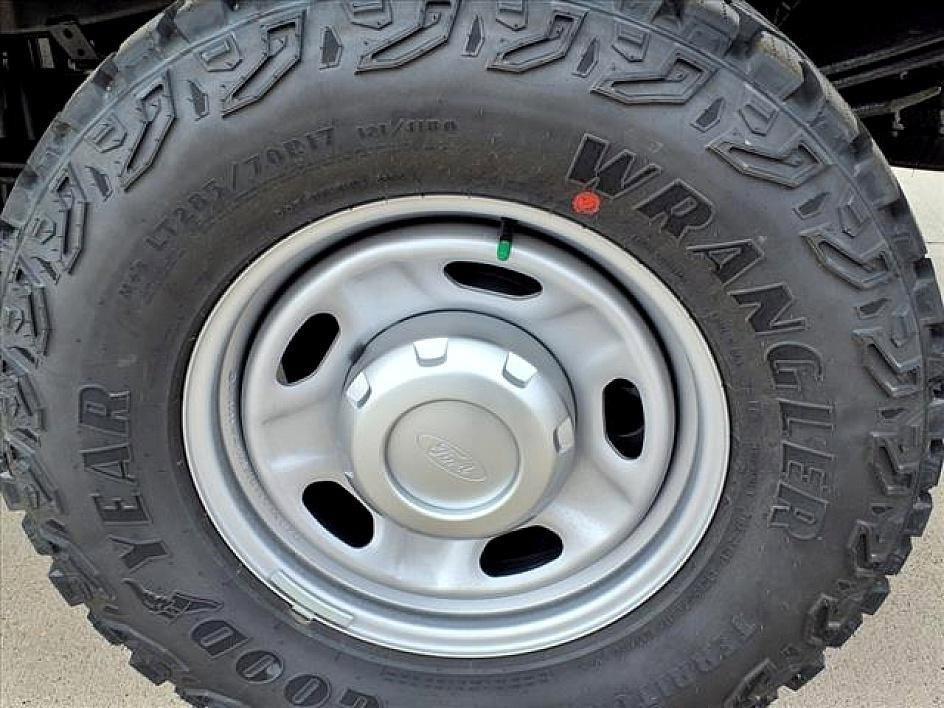 new 2025 Ford F-250 car, priced at $51,274