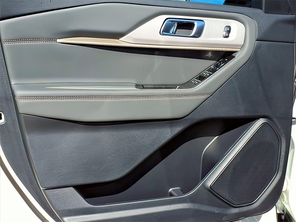 new 2025 Ford Explorer car, priced at $43,960