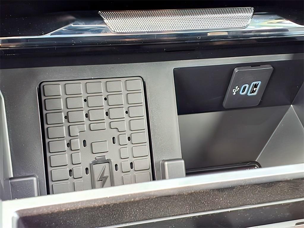 new 2025 Ford F-250 car, priced at $81,000