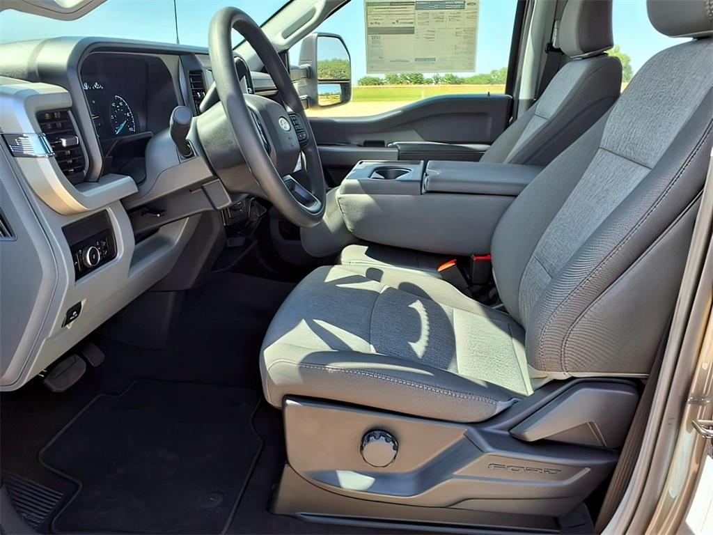 new 2025 Ford F-250 car, priced at $67,367