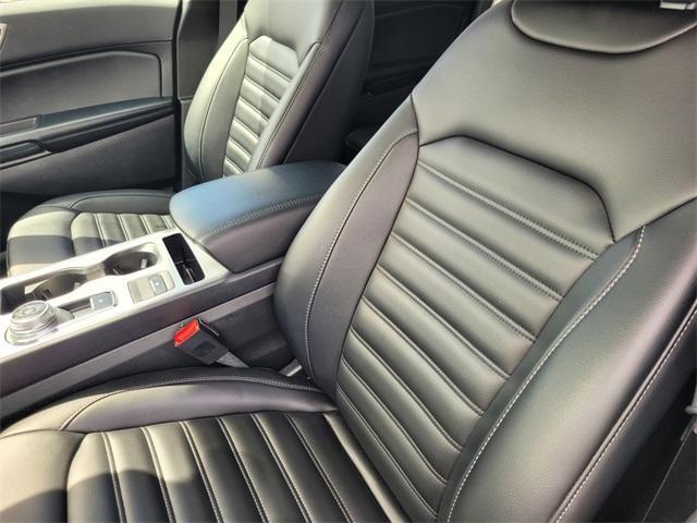 used 2022 Ford Edge car, priced at $25,000