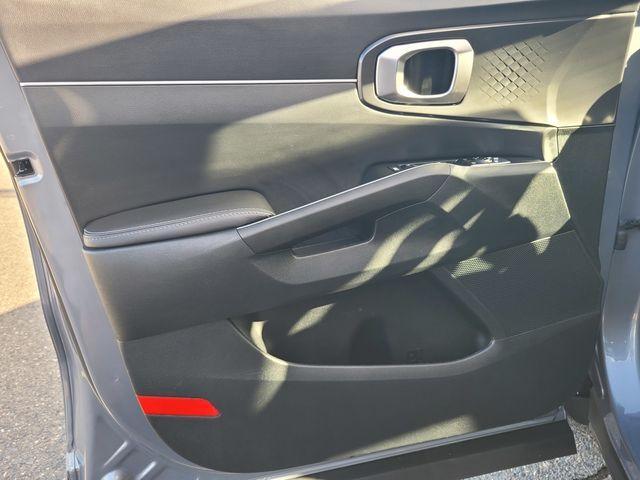 used 2025 Kia Sorento car, priced at $33,762