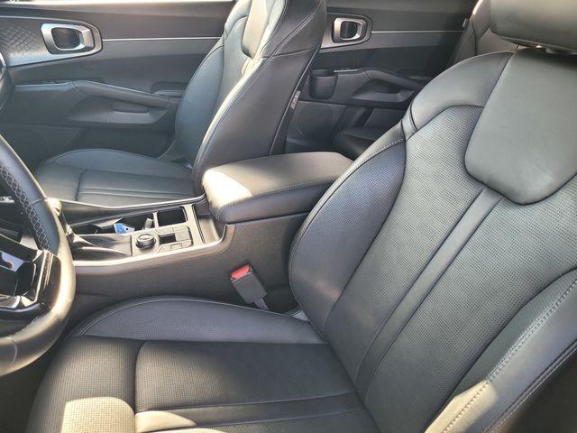 used 2025 Kia Sorento car, priced at $33,762