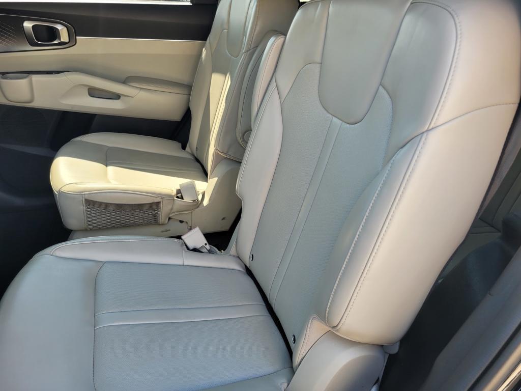 used 2023 Kia Sorento Hybrid car, priced at $29,379