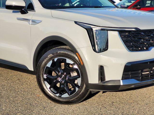 used 2024 Kia Sorento car, priced at $28,811