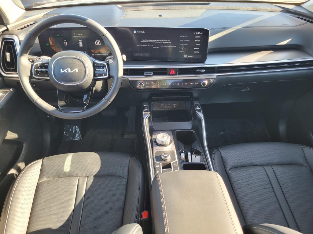 used 2025 Kia Sorento Hybrid car, priced at $36,877