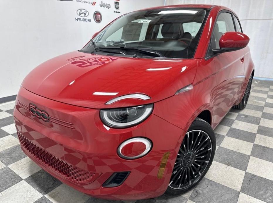 new 2024 FIAT 500e car, priced at $32,319