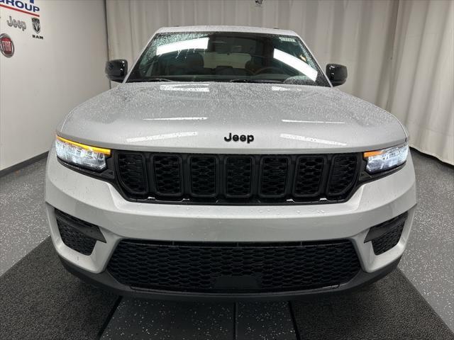 new 2025 Jeep Grand Cherokee car, priced at $40,539