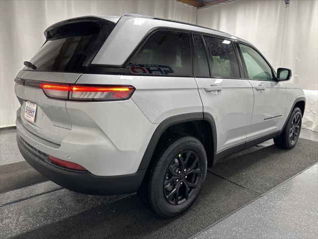 new 2025 Jeep Grand Cherokee car, priced at $40,539