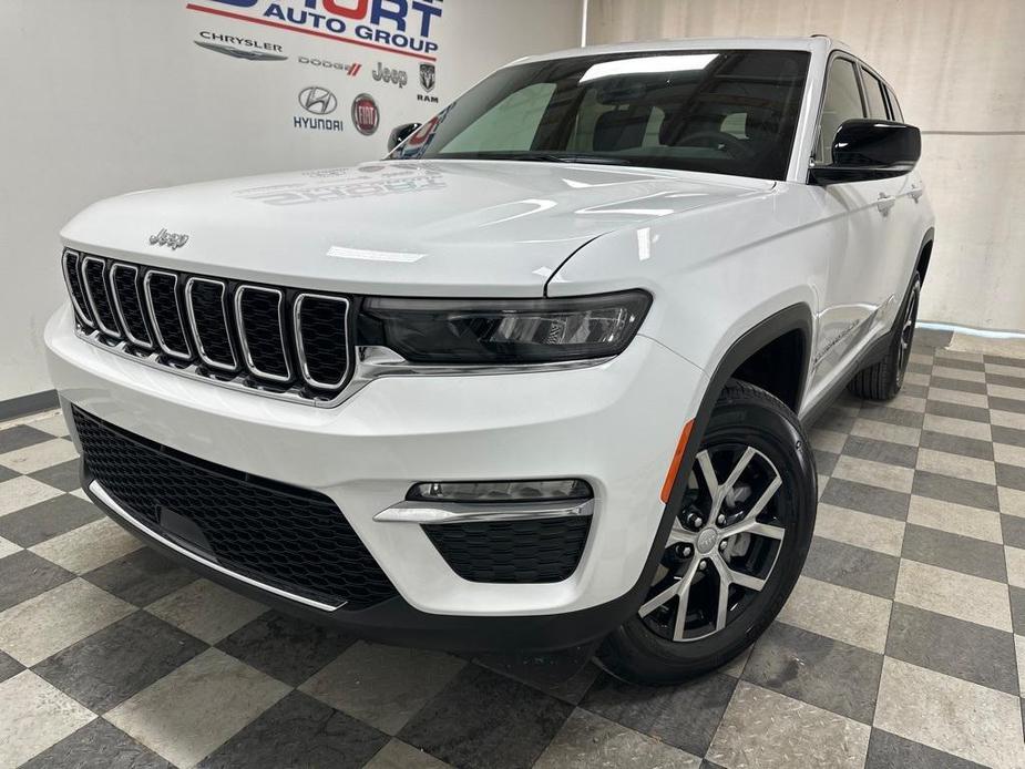 new 2024 Jeep Grand Cherokee car, priced at $46,106