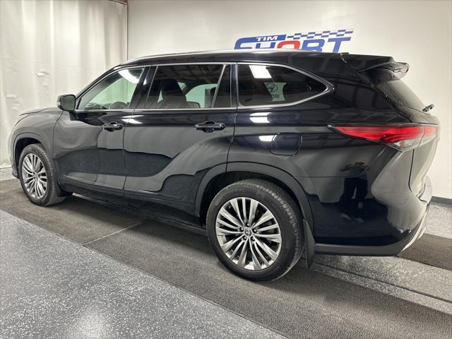 used 2021 Toyota Highlander car, priced at $36,200