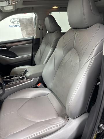 used 2021 Toyota Highlander car, priced at $36,200