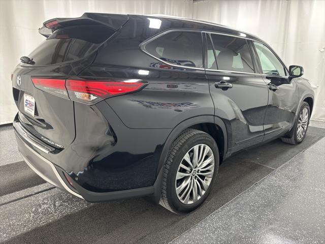 used 2021 Toyota Highlander car, priced at $36,200