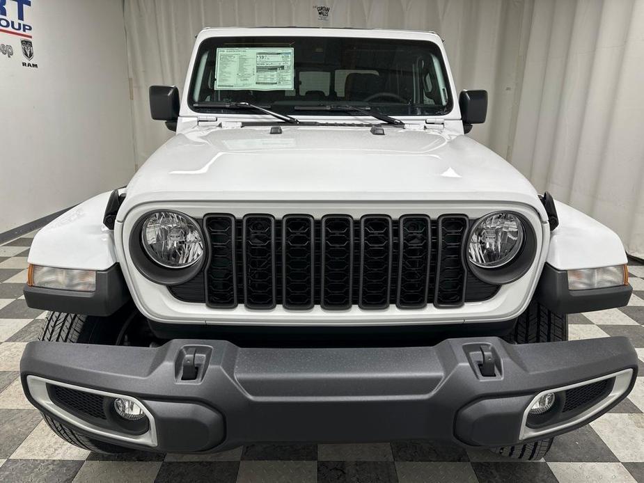 new 2024 Jeep Gladiator car, priced at $40,360