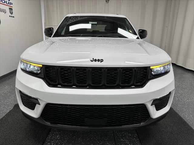 new 2025 Jeep Grand Cherokee car, priced at $50,616