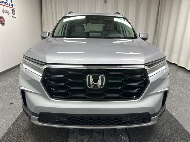 used 2025 Honda Pilot car, priced at $49,700