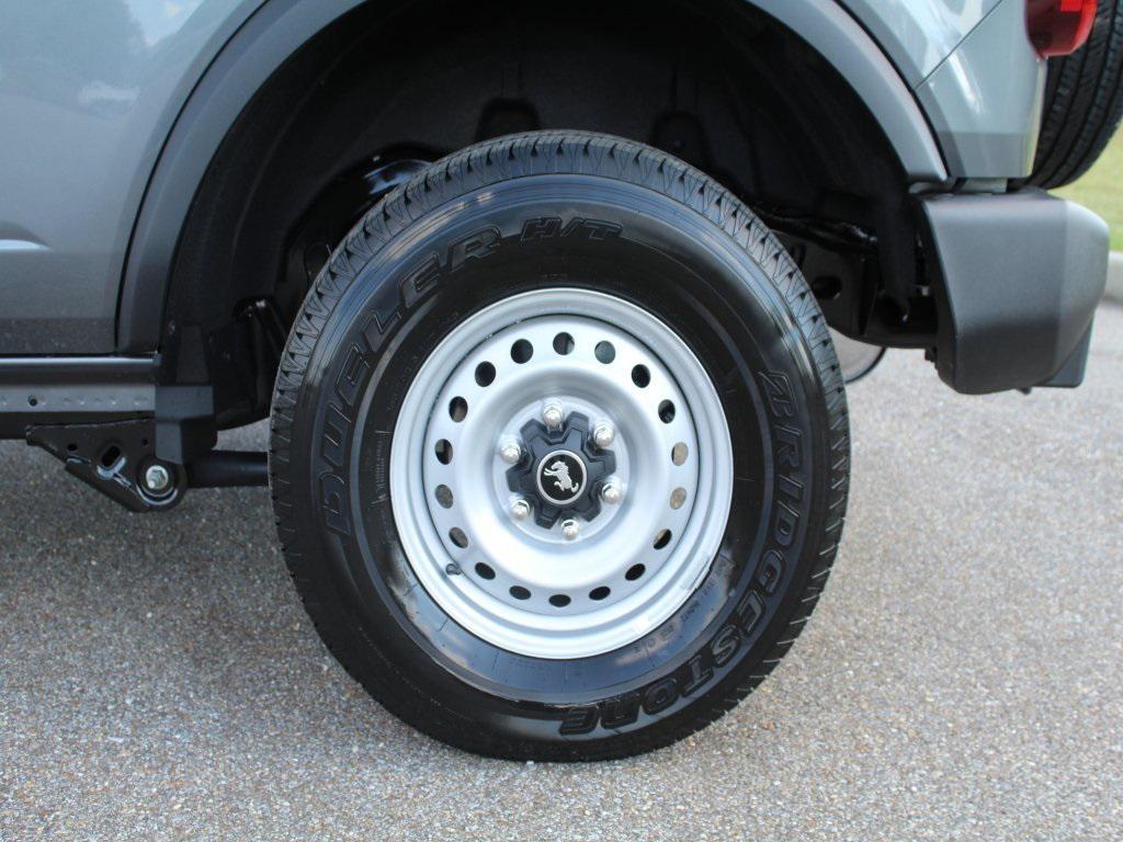 new 2025 Ford Bronco car, priced at $40,174