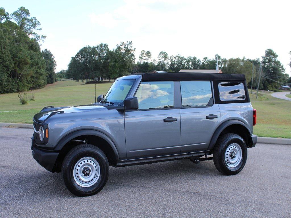 new 2025 Ford Bronco car, priced at $40,174