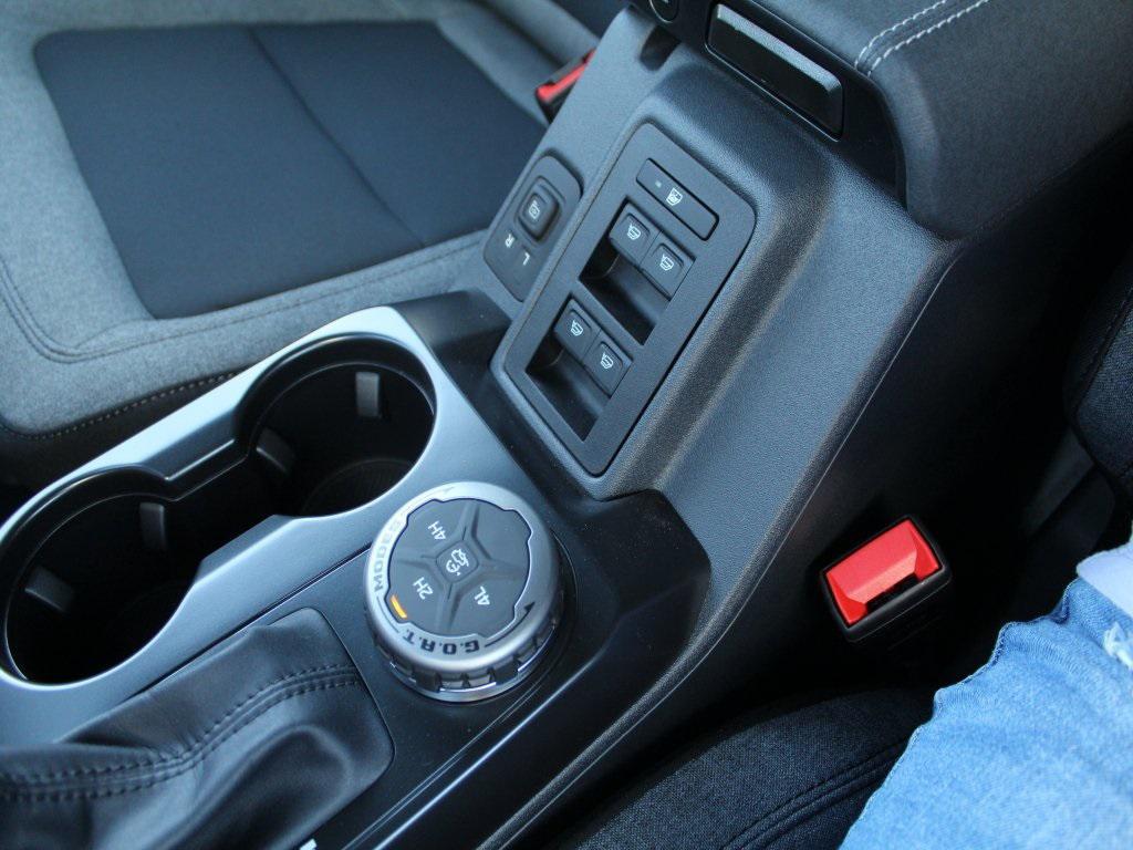 new 2025 Ford Bronco car, priced at $40,174