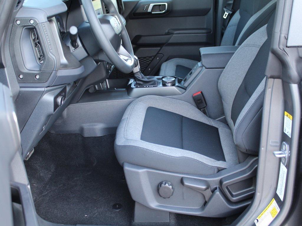 new 2025 Ford Bronco car, priced at $40,174