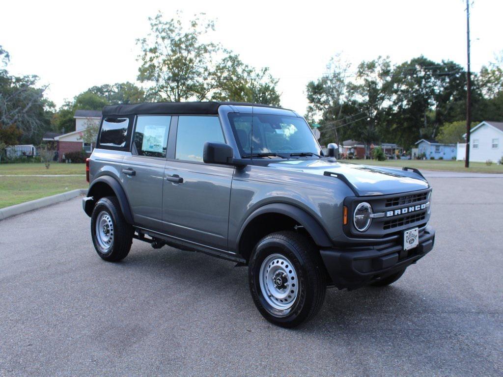 new 2025 Ford Bronco car, priced at $40,174