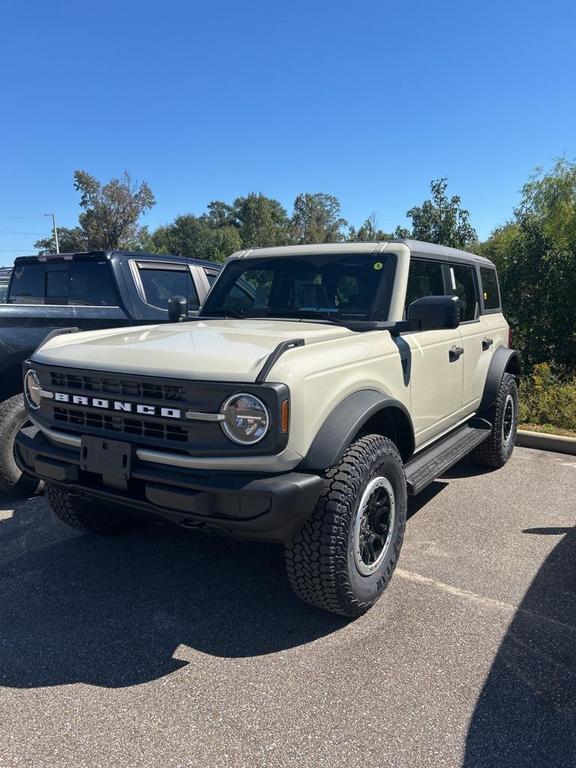 new 2025 Ford Bronco car, priced at $51,920