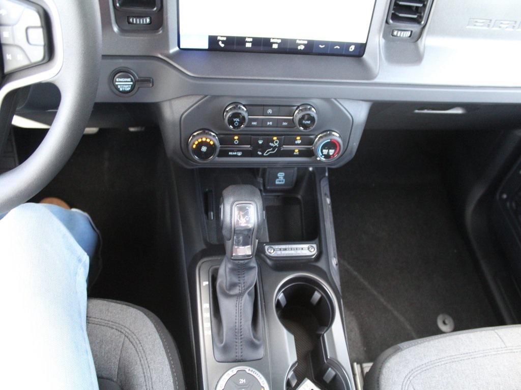 new 2025 Ford Bronco car, priced at $40,674