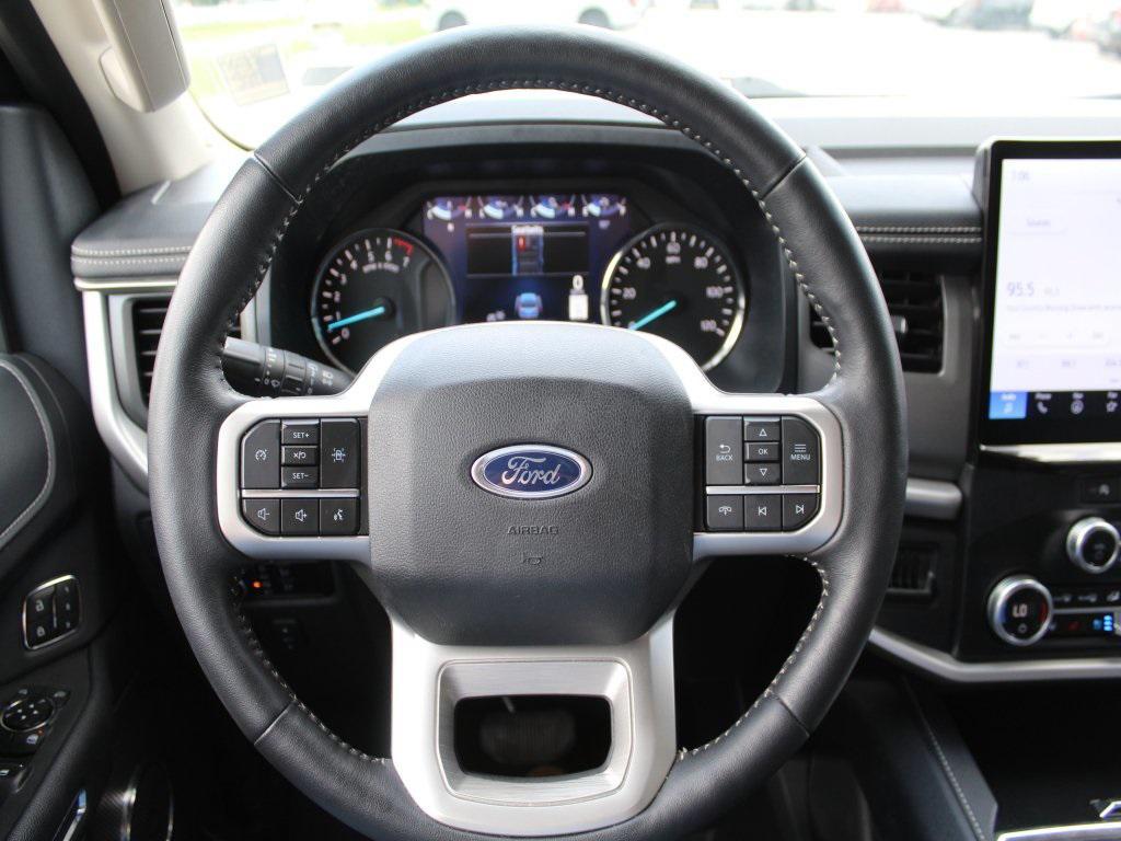 used 2024 Ford Expedition car, priced at $53,387