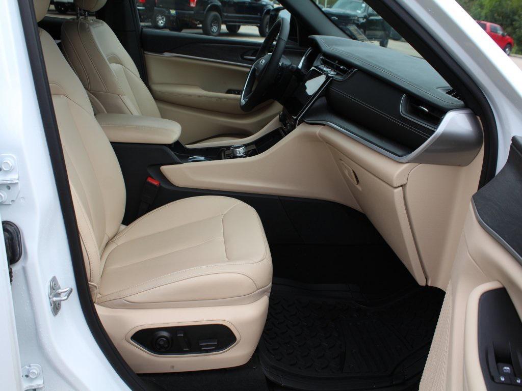 used 2024 Jeep Grand Cherokee L car, priced at $37,987