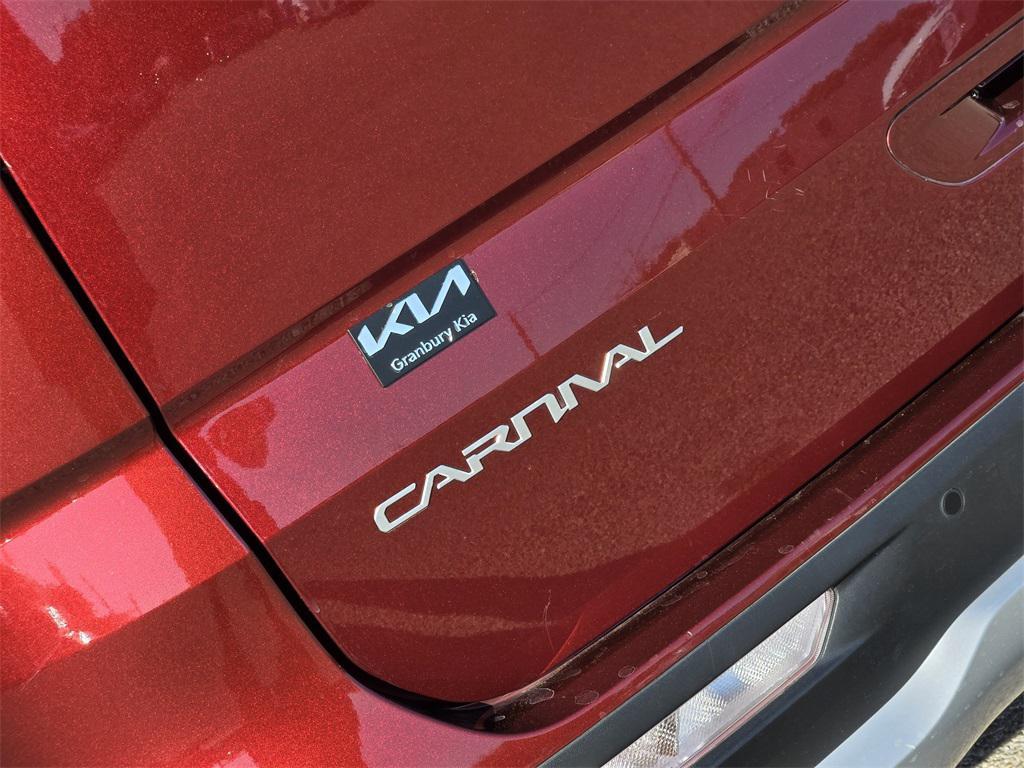 used 2024 Kia Carnival car, priced at $32,905